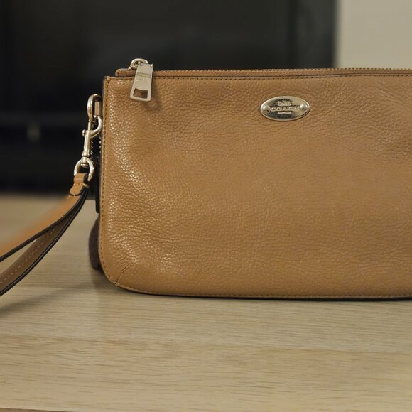 Brown Leather Coach Crossbody Bag - Picture 8 of 8